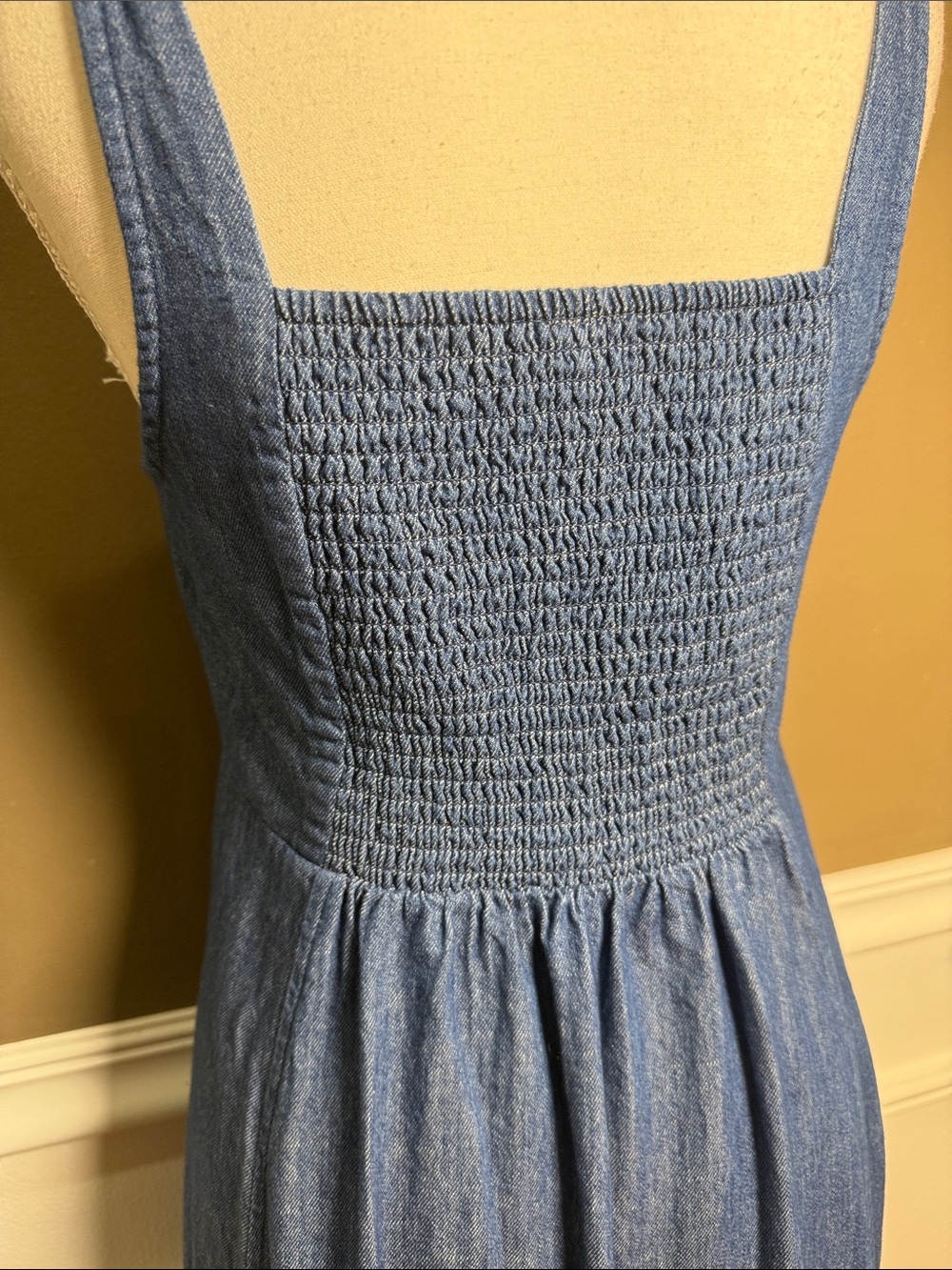 Old Navy Chambray Denim Fit & Flare Midi Dress Small Smocked Back Cotton - Picture 4 of 12
